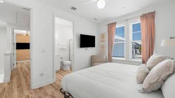 3 makuuhuonetta, työpöytä, silitysrauta/-lauta, Wi-Fi