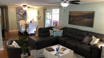 Smart TV, fireplace, stereo