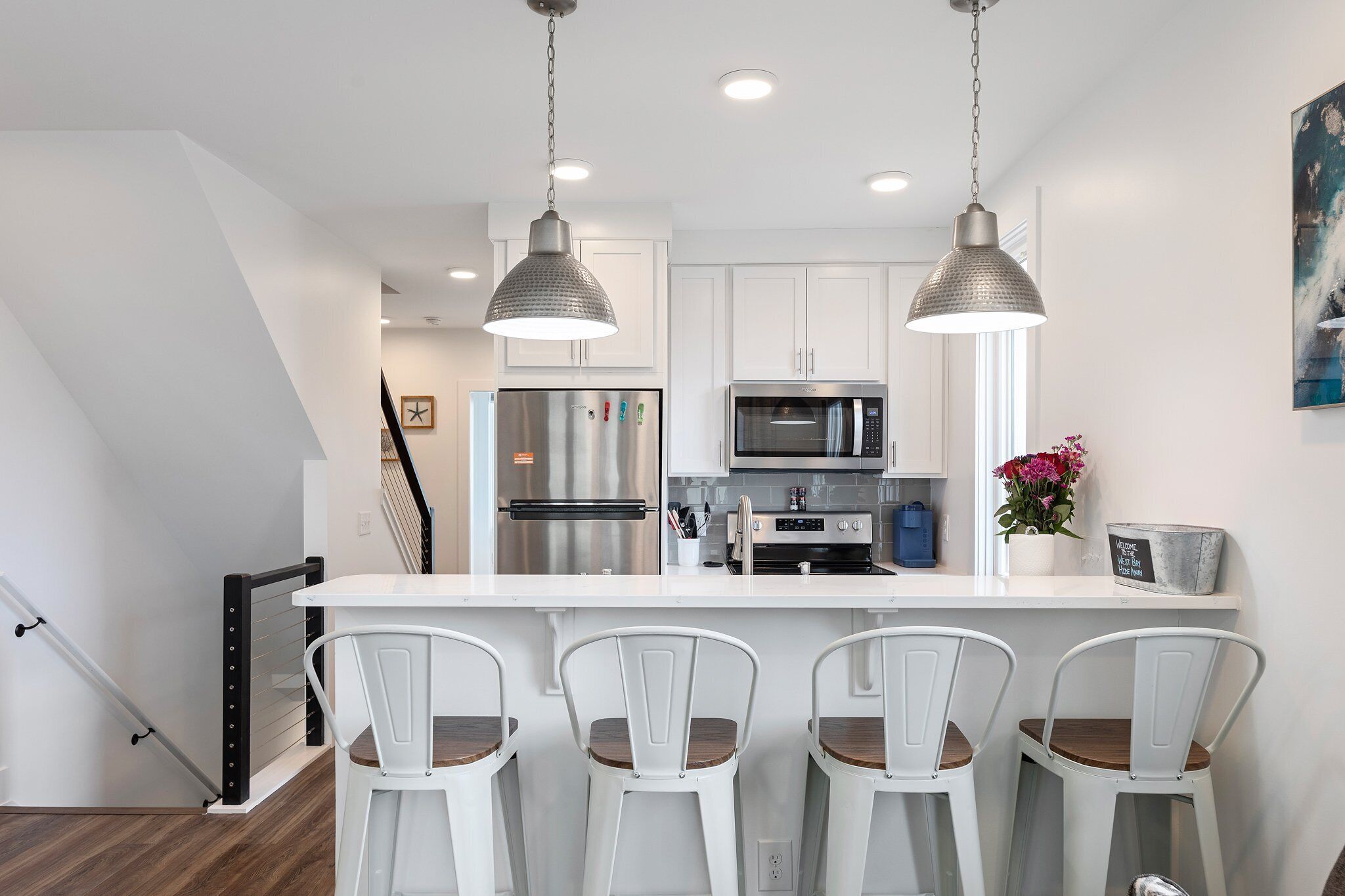 West Bay Hideaway | Downtown | AC | Beach | Rooftop Deck