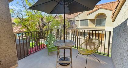 The Cool Cactus Condo with Pool and Jacuzzi
