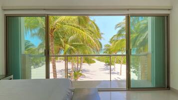 5 bedrooms, iron/ironing board, internet, bed sheets