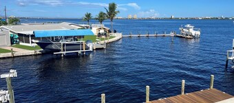 Waterfront oasis, sunsets, heated pool, hot tub, boat dock, near boat ramp