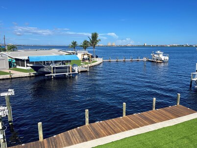 Waterfront oasis, sunsets, heated pool, hot tub, boat dock, near boat ramp