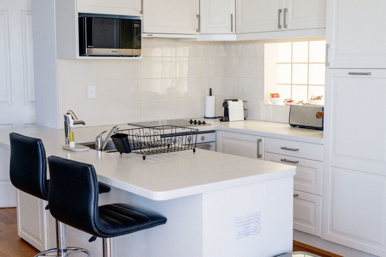 冰箱、微波炉、烤箱、炉灶