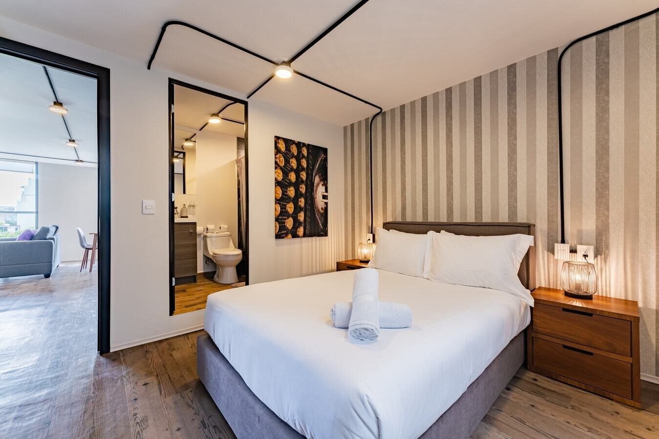 2 dormitoris, planxa i posts de planxar, wifi i roba de llit 