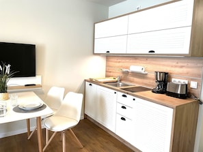 Kühlschrank, Herdplatte, Geschirrspüler