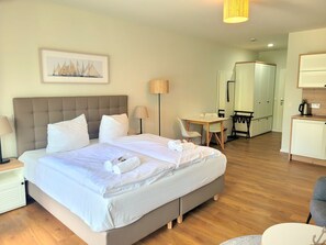 Unclassified image, 4 of 30, button