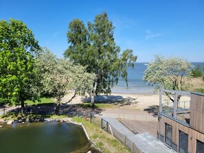 Unclassified image, 5 of 32, button