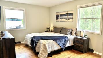 3 bedrooms, WiFi (free), bed sheets