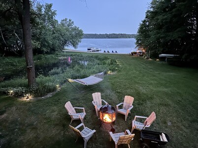 Lakeside Log Cabin - Enjoy a beautiful sugar sand beach, Fireplace