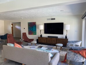 TV connectée, livres, vidéothÚque, chaßne hi-fi