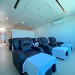 Couples treatment room(s), sauna, hot tub, steam room, mud baths