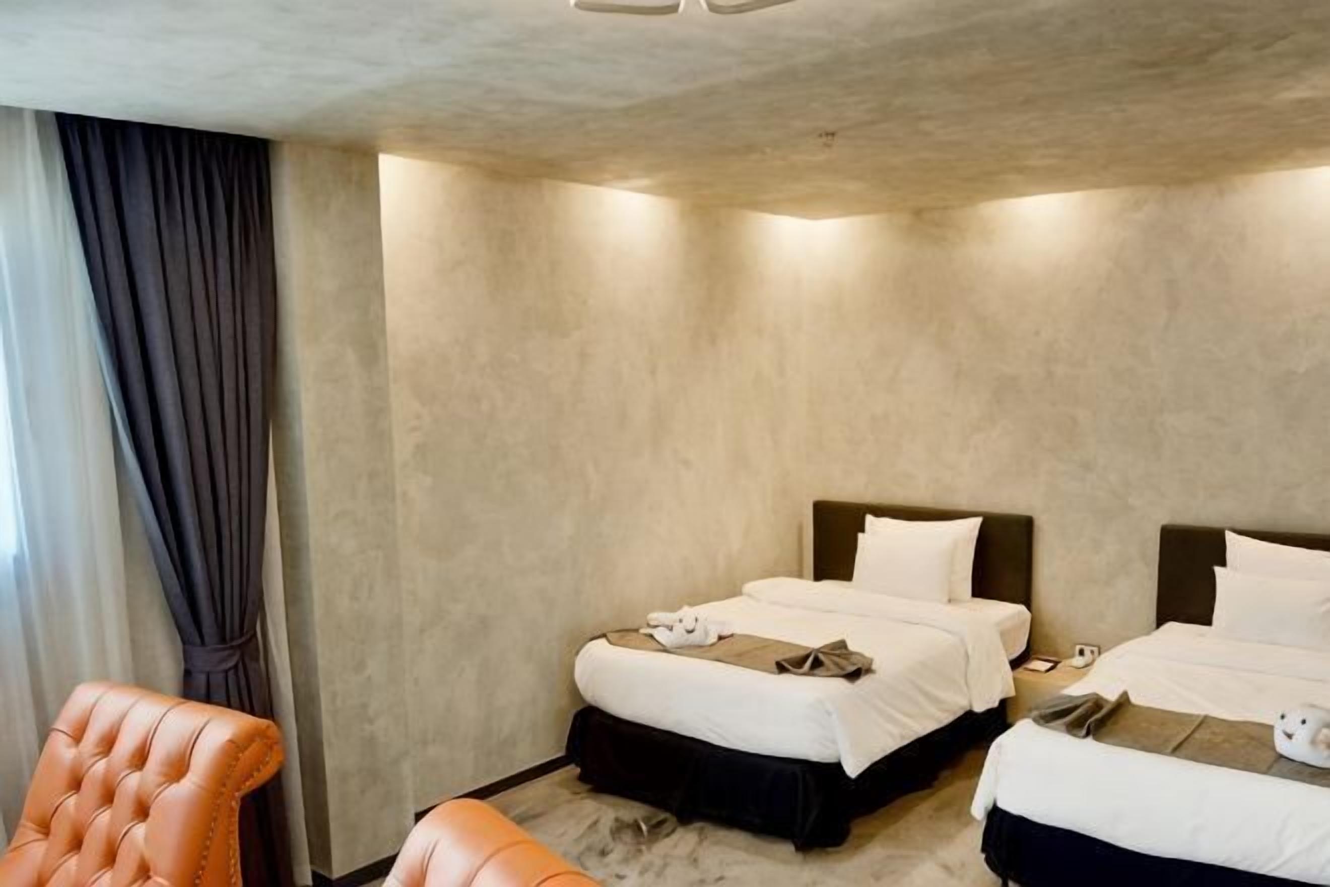 Minibar, in-room safe, individually decorated, individually furnished