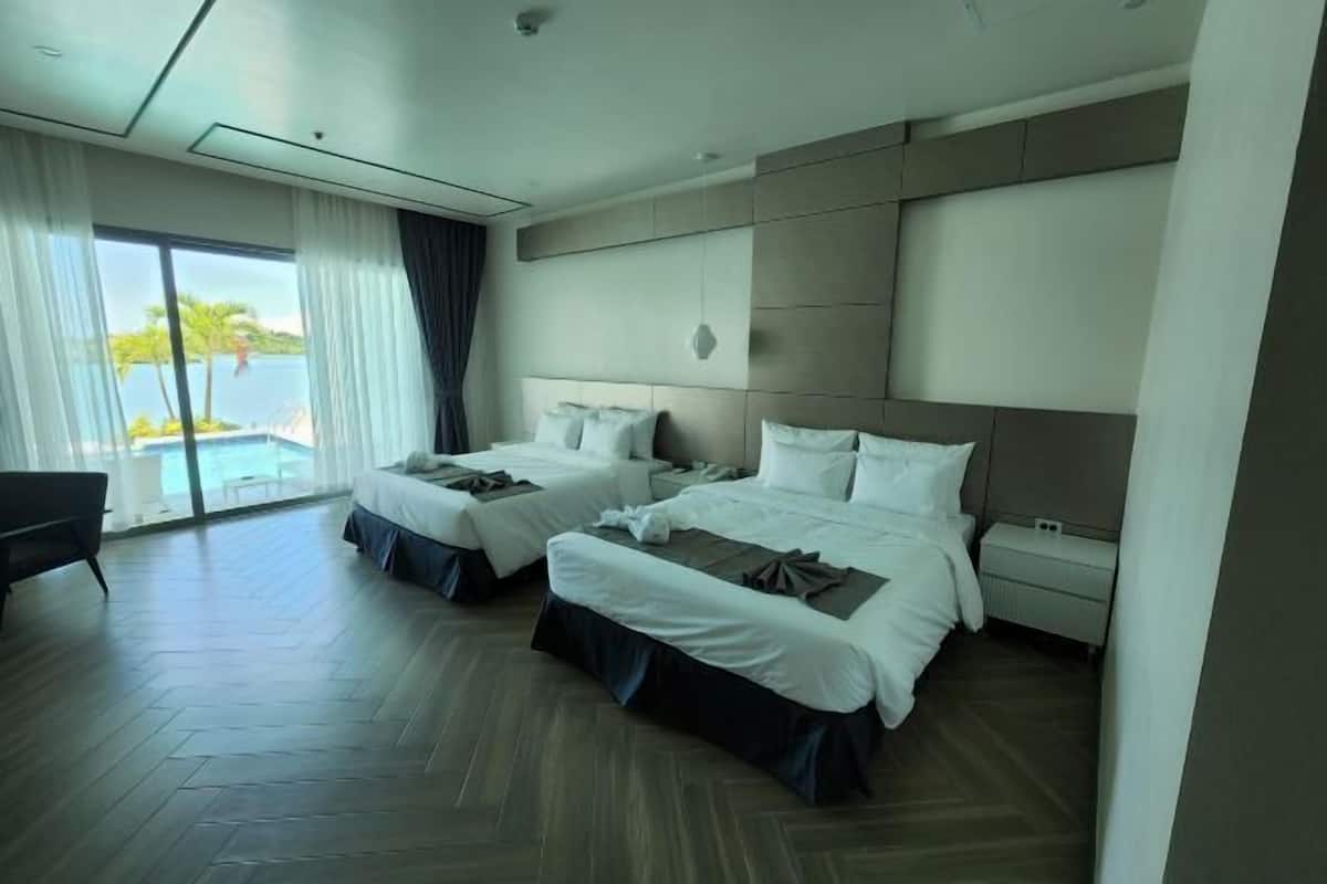 Minibar, in-room safe, individually decorated, individually furnished