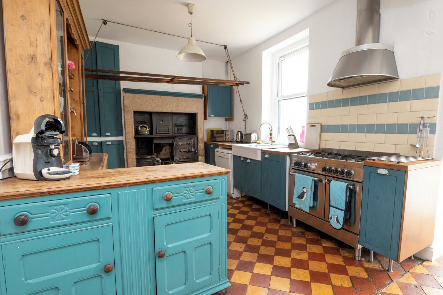 A stunning rustic period house full of period features with amazing views of Riber castle and the...