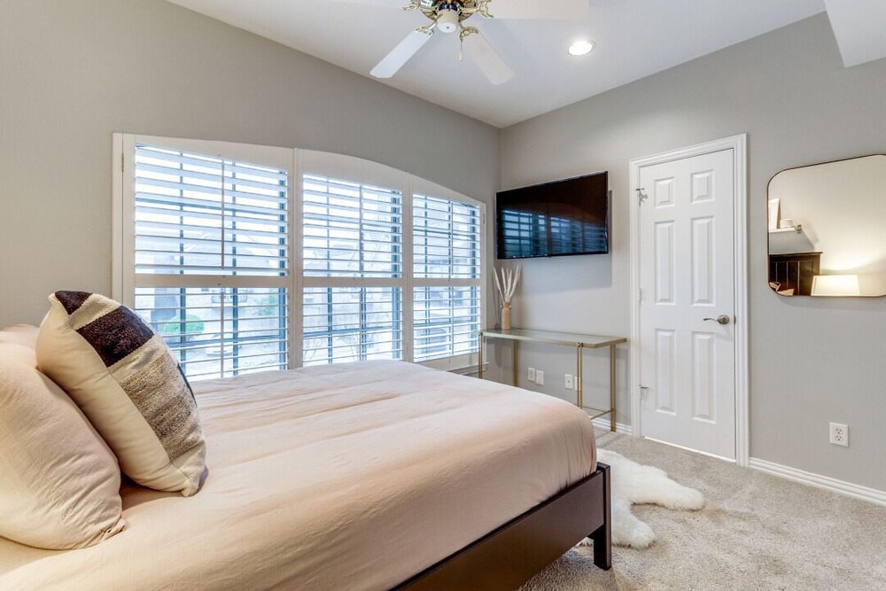 WALKABLE Chic Townhome with Private Rooftop Just Steps to Lower