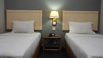 Deluxe Twin Room | 1 bedroom, minibar, desk, free WiFi