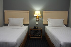 Deluxe Twin Room | 1 bedroom, minibar, desk, free WiFi