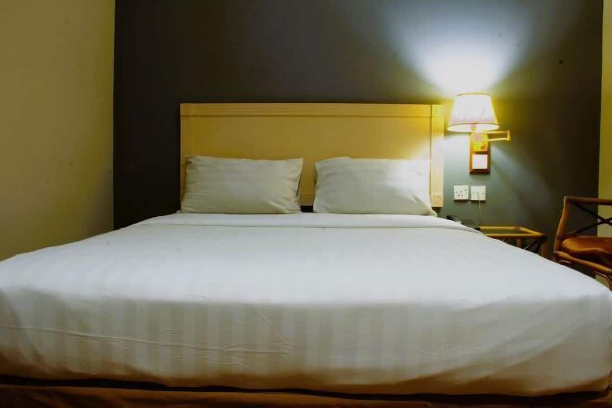 1 bedroom, minibar, desk, free WiFi