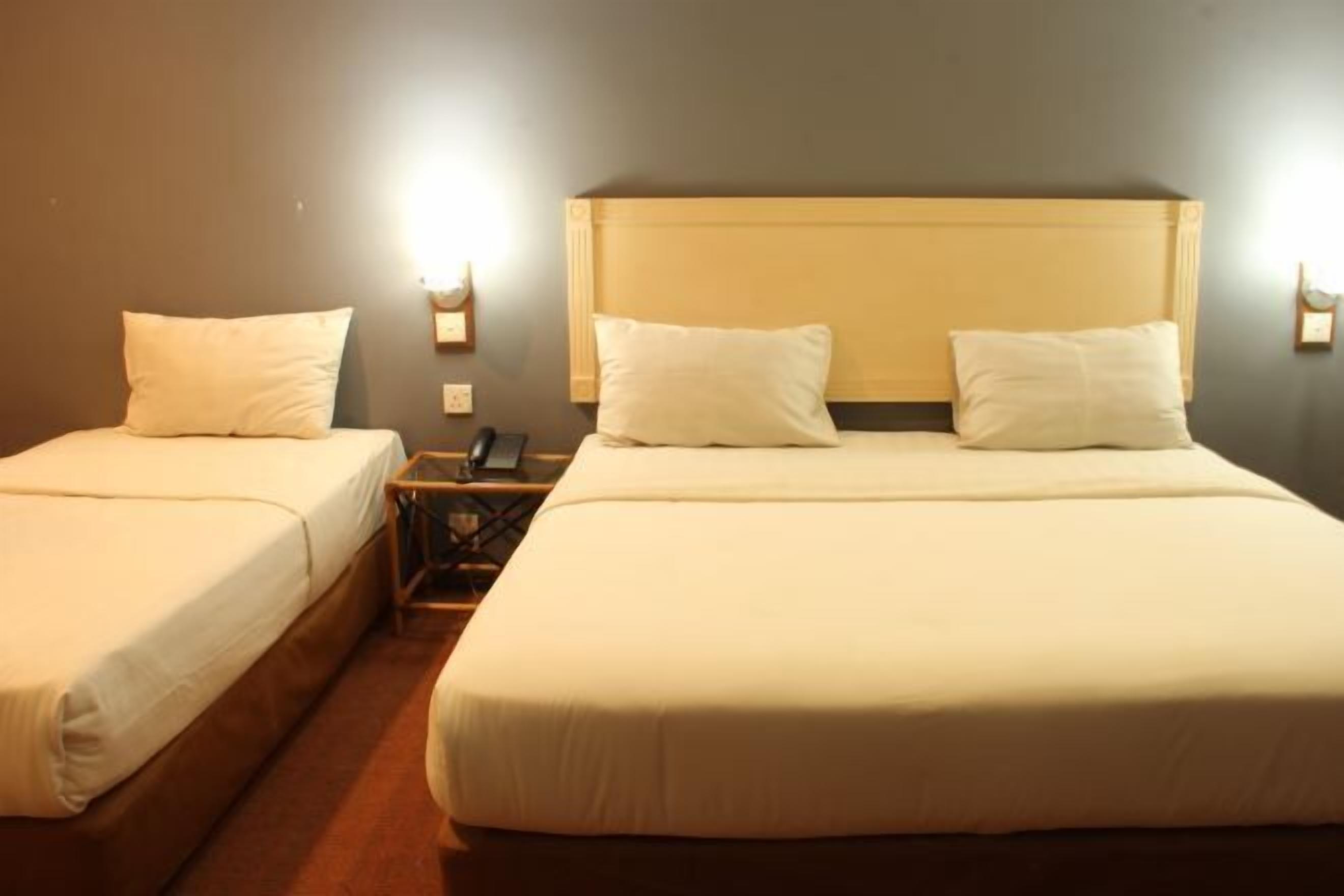 迷你吧、办公桌、免费 WiFi