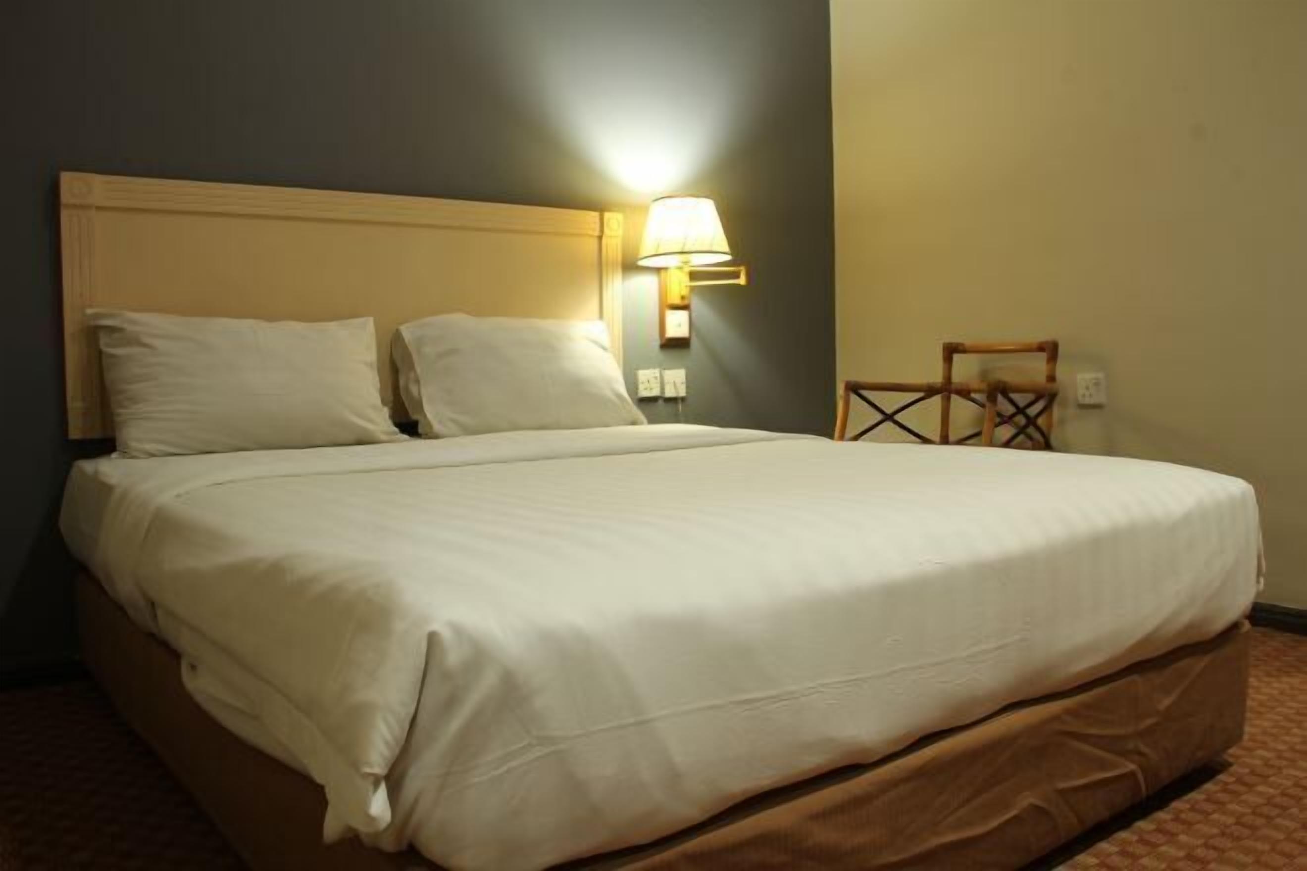 迷你吧、办公桌、免费 WiFi