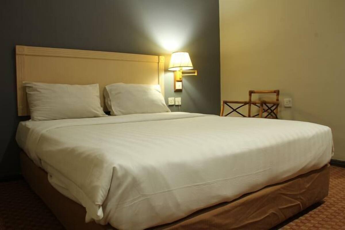 1 bedroom, minibar, desk, free WiFi