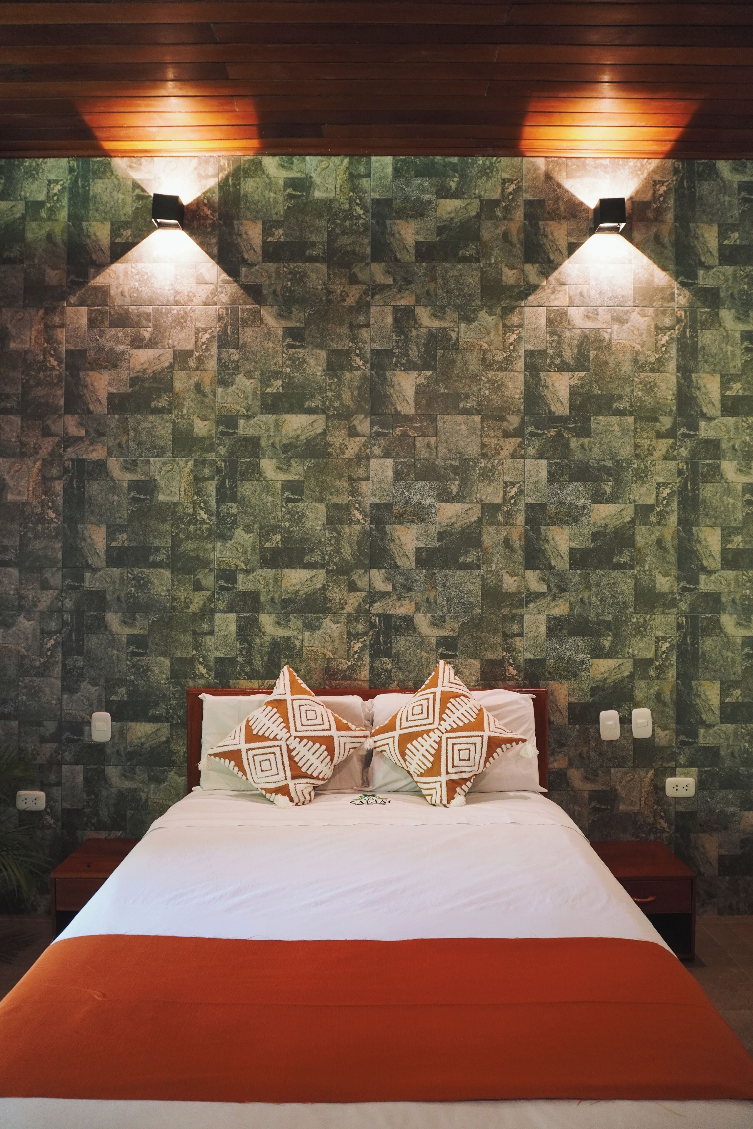 標準客房 | 高級寢具、免費無線上網、床單