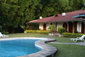 Udendørs pool