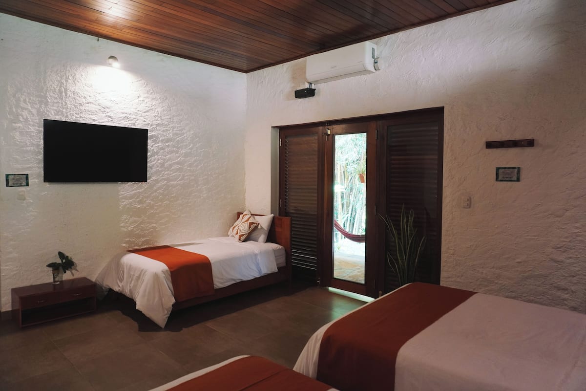 Quarto família | Roupas de cama premium, Wi-Fi de cortesia, roupa de cama