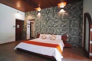 Deluxe Room | Premium bedding, free WiFi, bed sheets - APU SAMAY (La Banda de Shilcayo)
