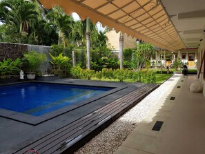Front of property - Roots Hotel Senggigi (Senggigi)