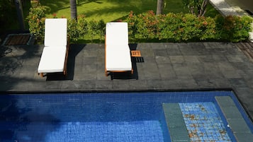 Outdoor pool, sun loungers