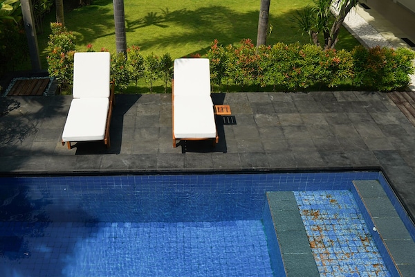 Outdoor pool, pool loungers