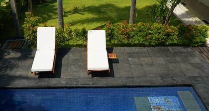 Roots Hotel Senggigi