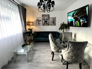 Fernseher, Stereoanlage