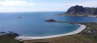 Rorbu 3-Bed Fishermans Cabin in Straumsjoen