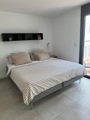 2 slaapkamers, een strijkplank/strijkijzer, wifi, beddengoed