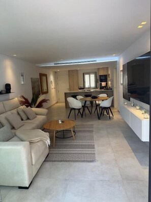 TV - Luxurious apartment in Puerto Banus Marbella (Marbella)