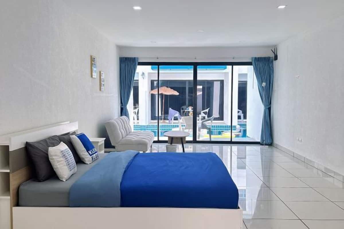 1 bedroom, premium bedding, individually decorated