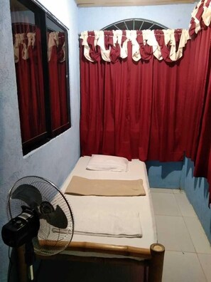 Economy Single Room | Free WiFi - Jolitosplace Homestay (Daanbantayan)