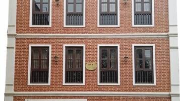 Mặt tiền nơi lưu trú