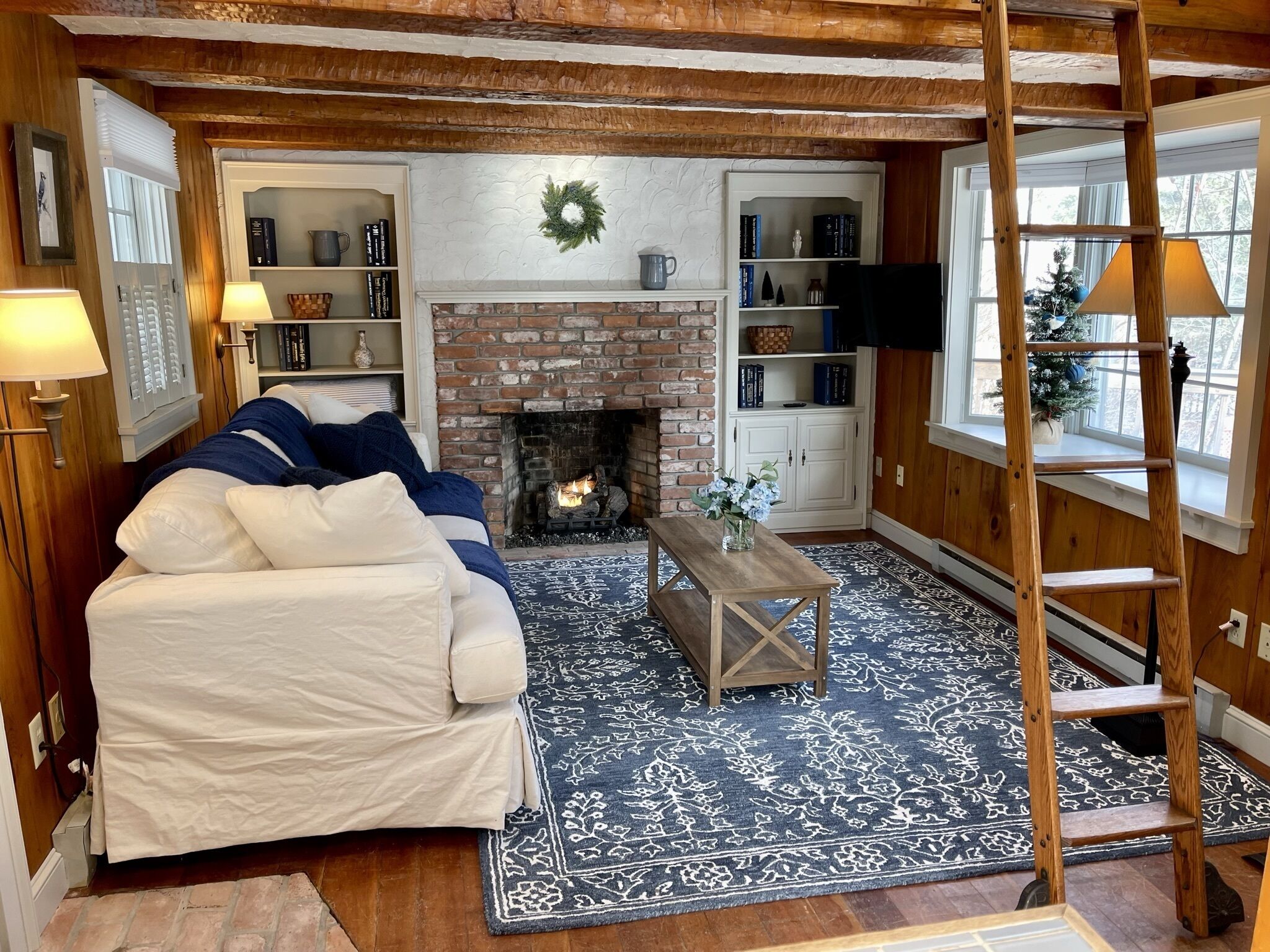 The Blue Jay - a New England Cottage