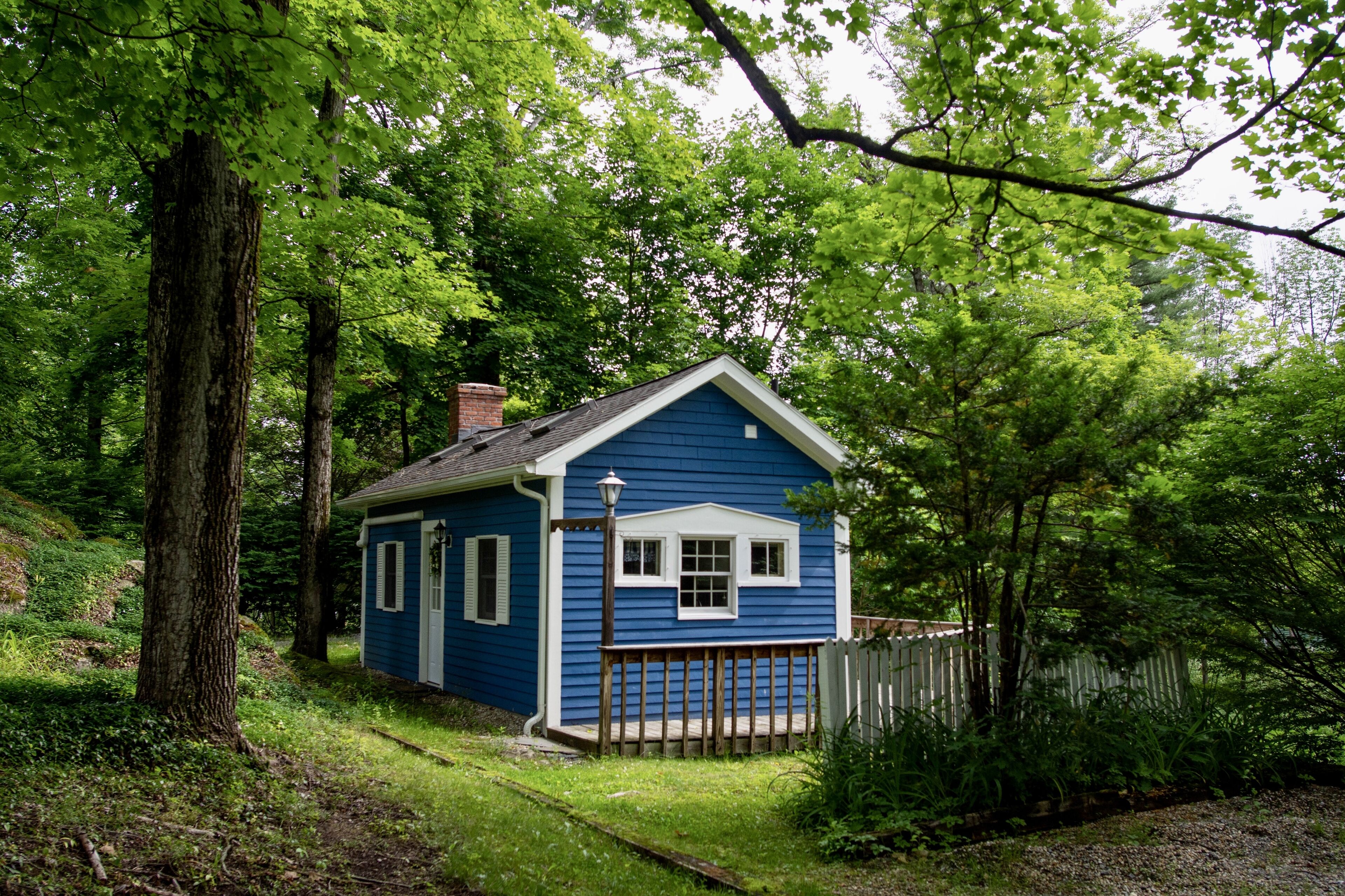 The Blue Jay - a New England Cottage
