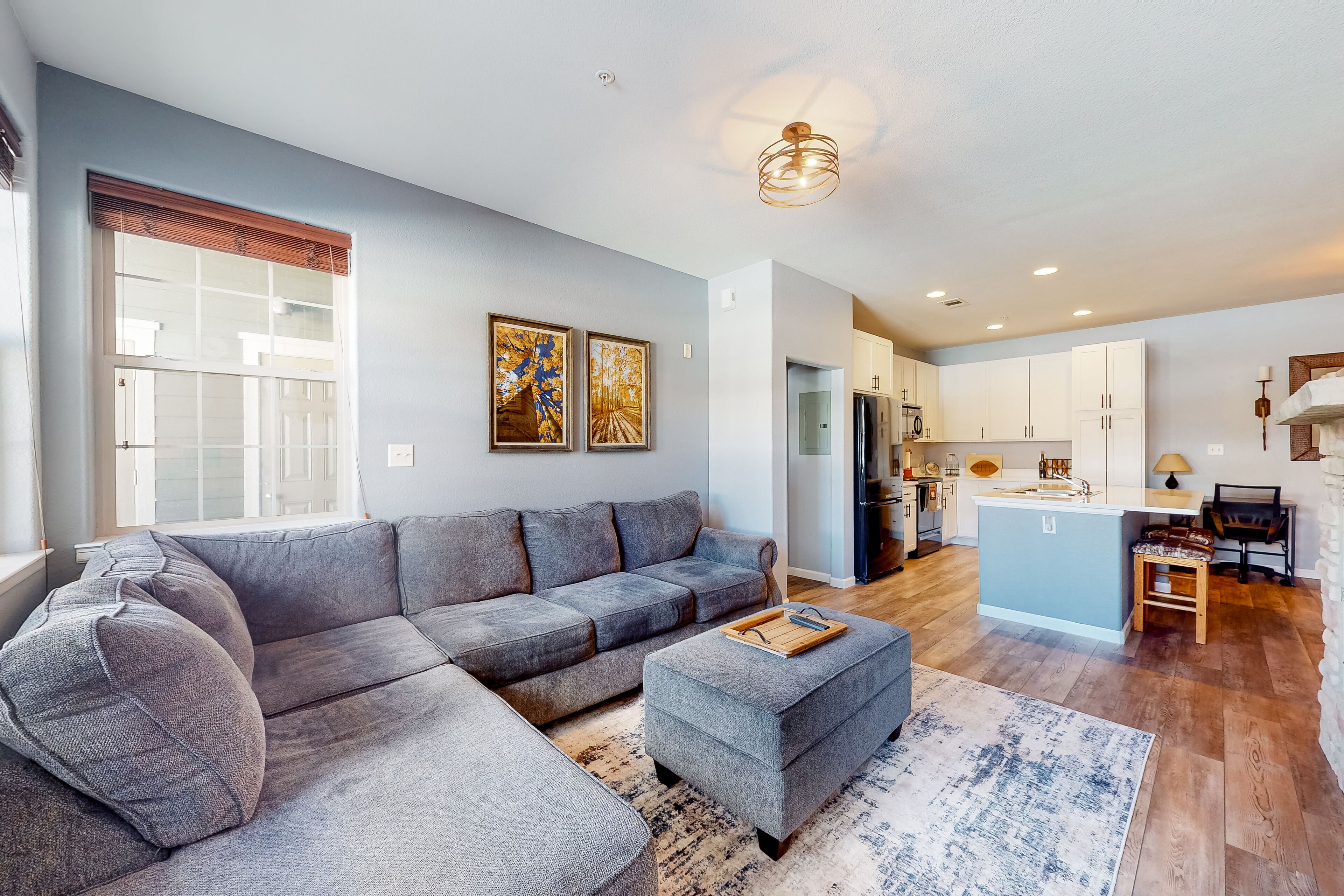 Dog-friendly, ground-floor condo with fireplace, pool, hot tub, gym & clubhouse