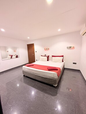 Premium-huone | Työpöytä, pimennysverhot, silitysrauta/-lauta, ilmainen Wi-Fi