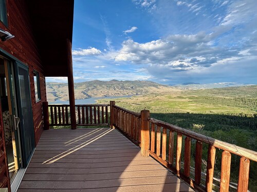 Secluded Cabin above Cataract Lake and Green Mountain Reservoir
