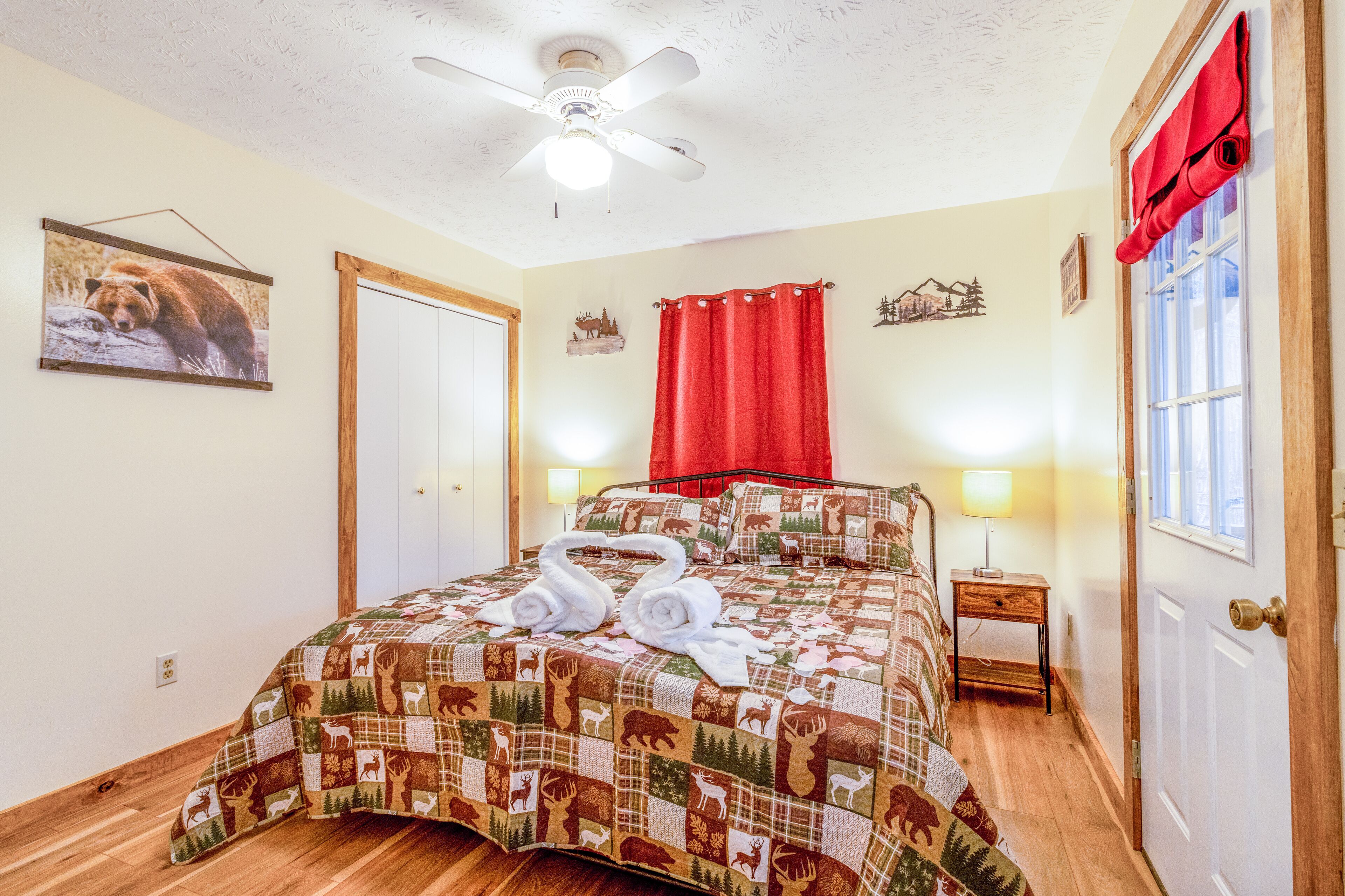 🤩Stunning Cabin🥰⭐Fast WI-FI 📶⭐Pet Friendly 😻Dollywood 🤩Smartlock⭐KingBed❤