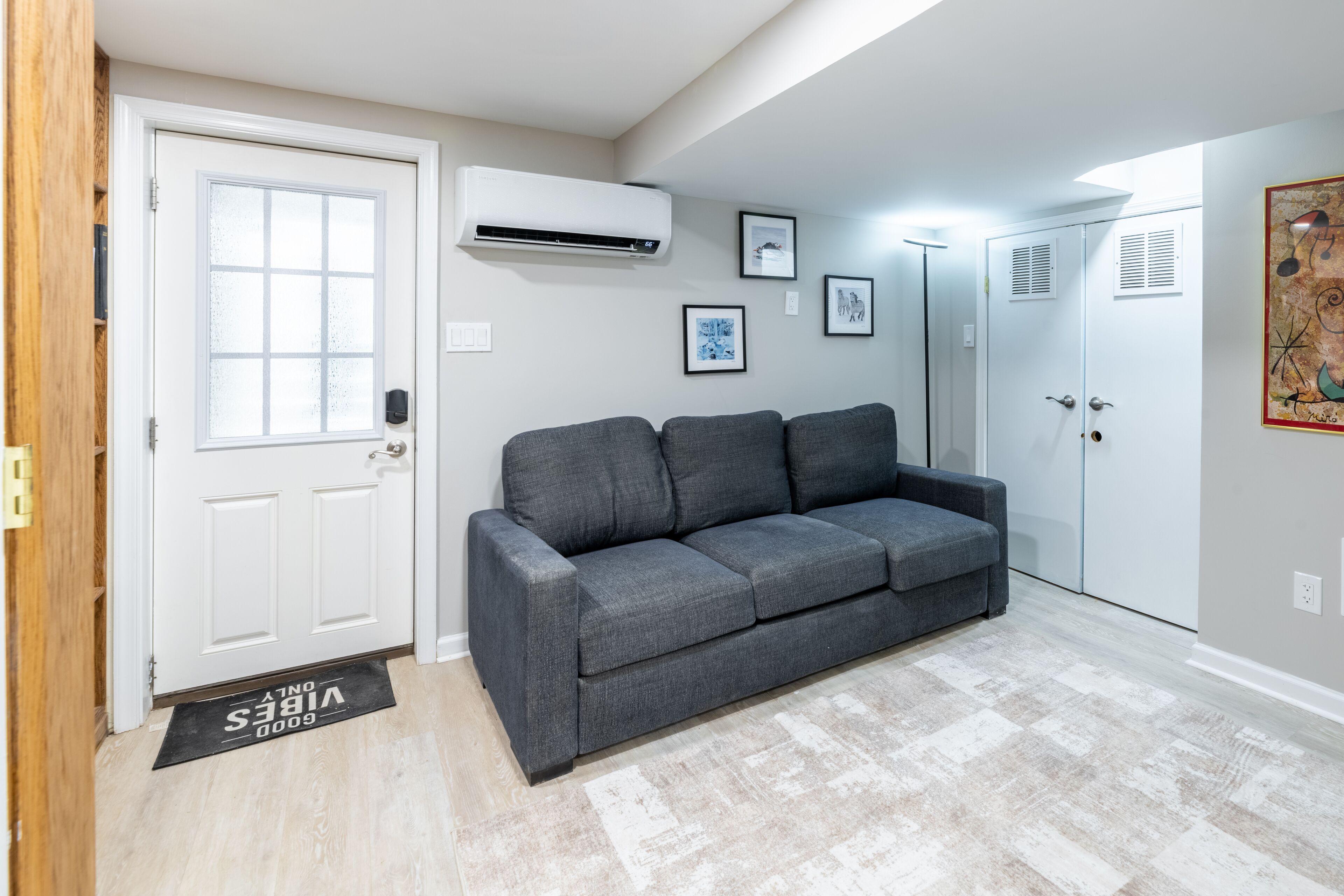 Summer Sale! Full Kitchen & King bed! D.C. Cleveland Park Suite