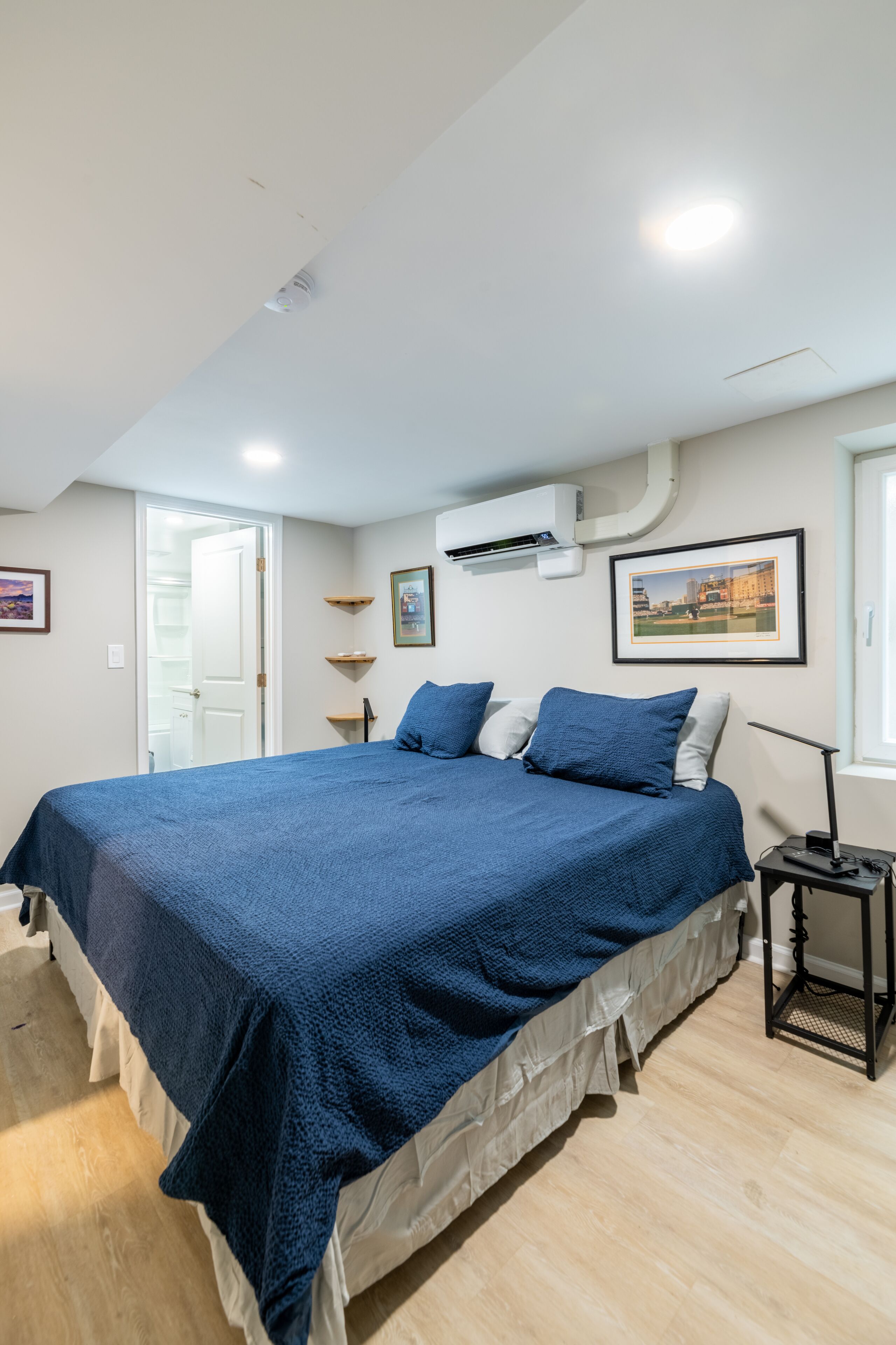 Summer Sale! Full Kitchen & King bed! D.C. Cleveland Park Suite