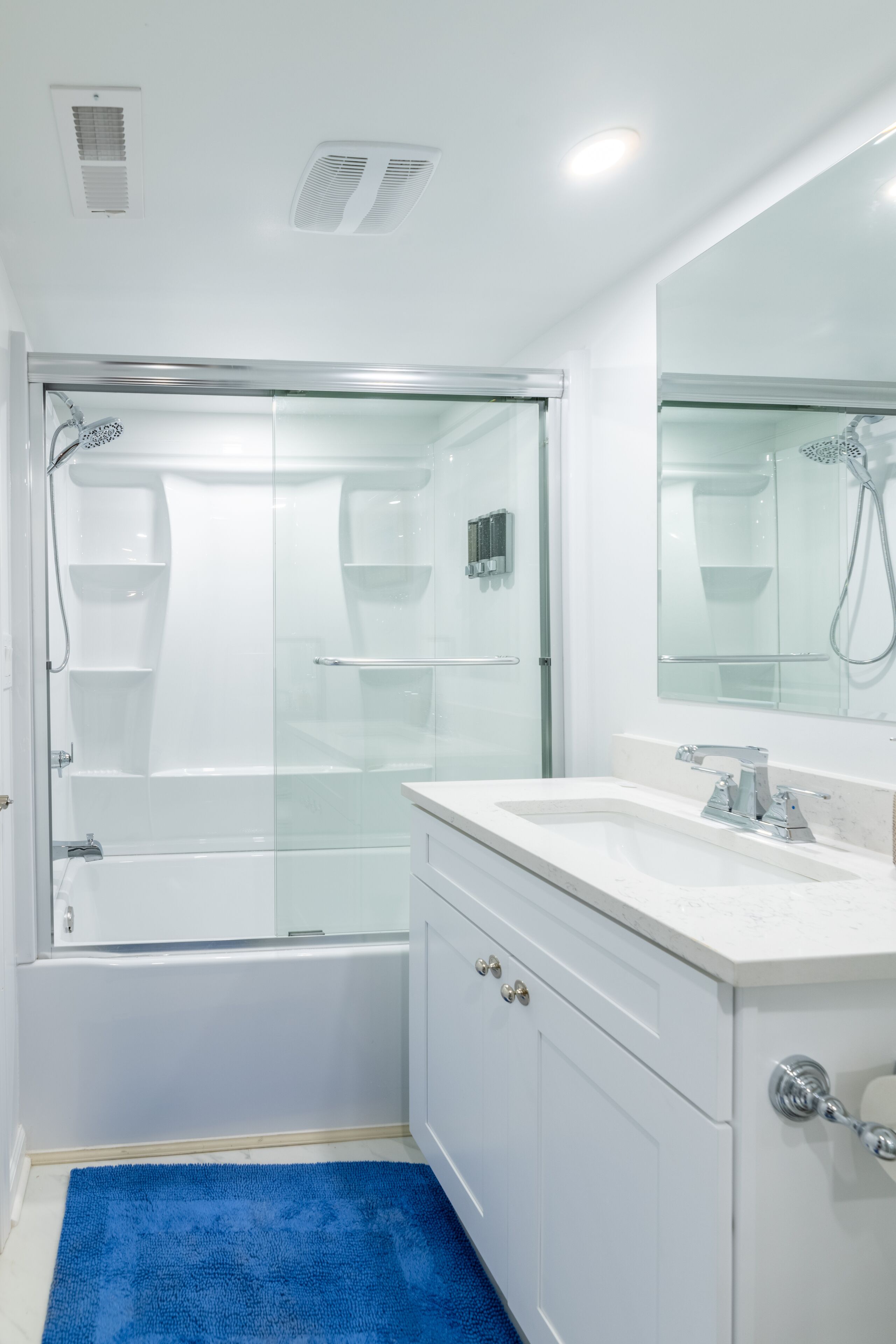 Summer Sale! Full Kitchen & King bed! D.C. Cleveland Park Suite